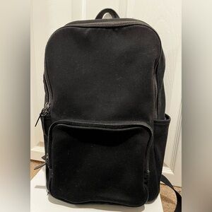 EVERLANE The Modern Zip backpack large in black